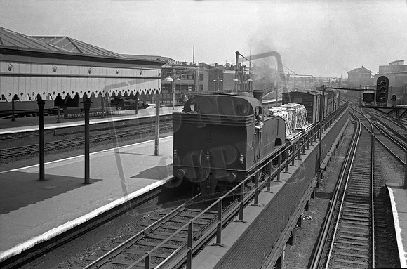 68930 1956-06-27 London Bridge