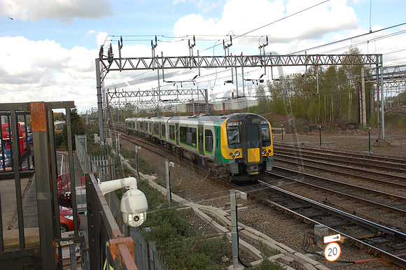 350243 2016-04-23 Crewe
