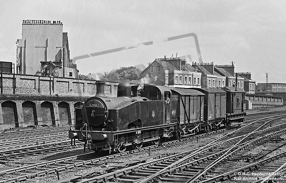 68931 1954-06-14 Holloway Bank