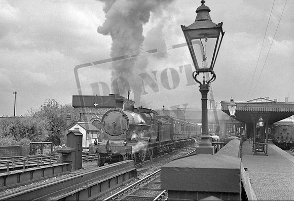 5311 1936-06-01 Northampton Castle