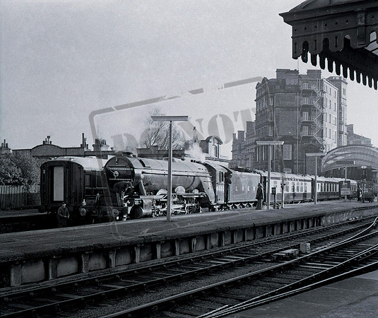 4472 1977-11 York