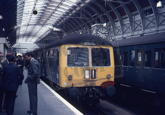 DMU E51292 1971-06-12 Paddington