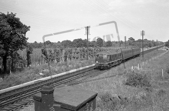 D5017 1960-06-19 near Paddock Wood