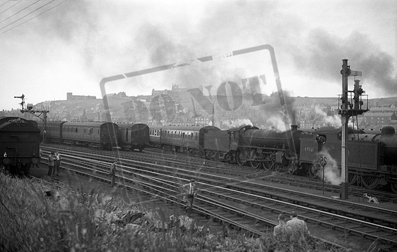 69861 61065 1950s Whitby