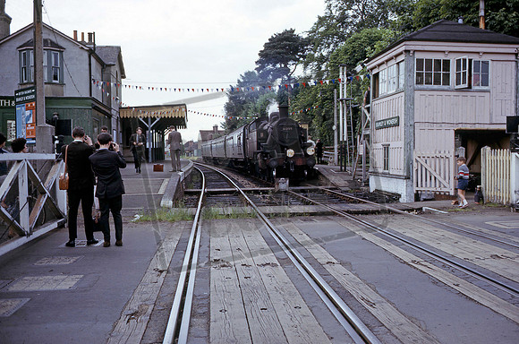 41299 1965-06-12 Bramley and Wonersh