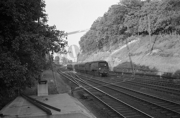340xx 1958-08 approaching Farnborough-ROneg-1612-805