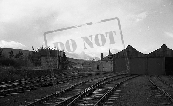 Shed 1965-11 Ballater engine shed & turntable-ROneg-1612-480-175