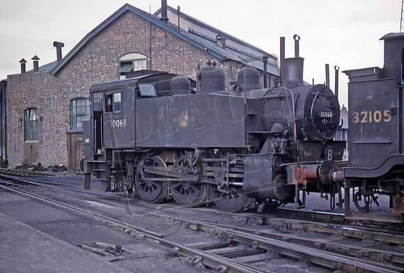 30068 1962-02-18 Southampton Docks Shed