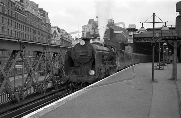 30910 1958-06-07 London Charing Cross
