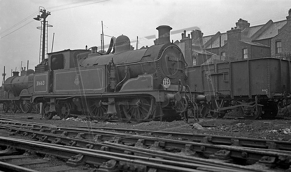 31663 1952-10-19 Gillingham