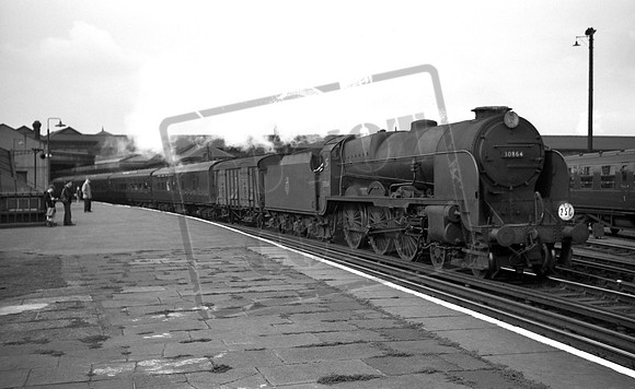 30864 1961-08-23 Clapham Junction