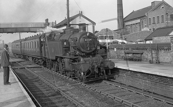 41224 1962-06-30 Wellingborough London Road
