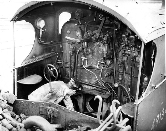 49134 1950s Cab View