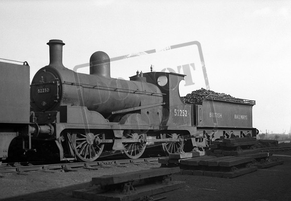 52252 1954c Goole shed