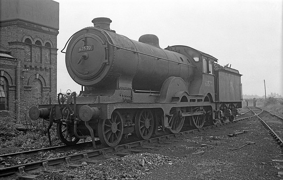 62570 1950s Yarmouth Vauxhall shed
