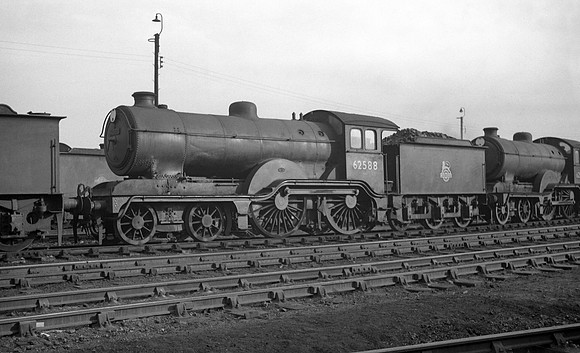62588 1950s Stratford shed