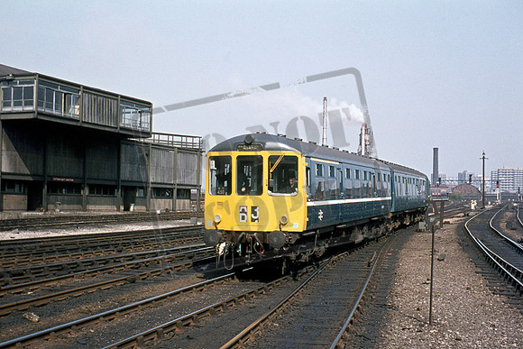 DMU M50529 1974-04 Manchester Victoria  East Junction
