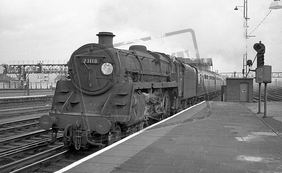 73118 1964 Clapham Junction