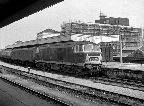 D7014 1969 Bristol Temple Meads