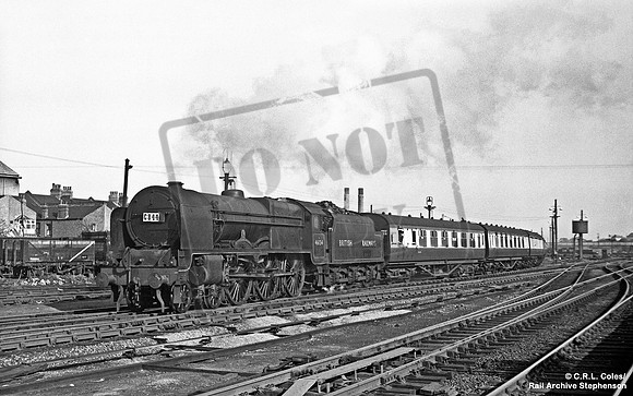 46134 1953-05 Wembley Central