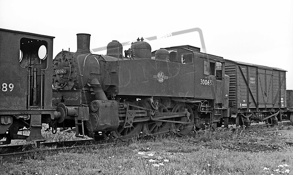 30065 1963-07-14 Eastleigh shed