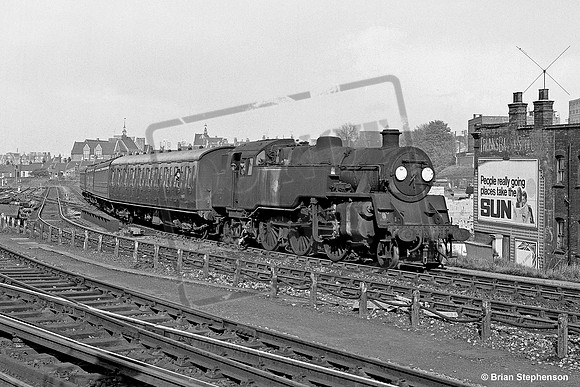 80015 1967-05-01 Clapham Junction