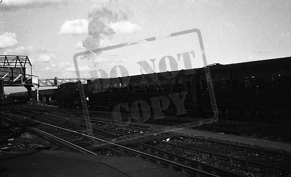 80xxx 1966-09-02 Clapham Junction-ROneg-1704-015