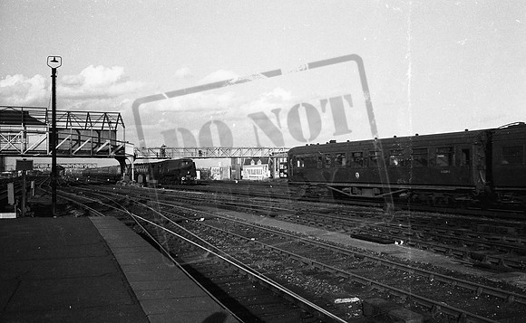 340xx 1966-09-02 Clapham Junction-ROneg-1704-007
