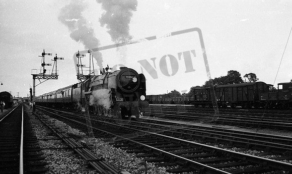 70004 1966-08-14 Westbury-ROneg-1704-260