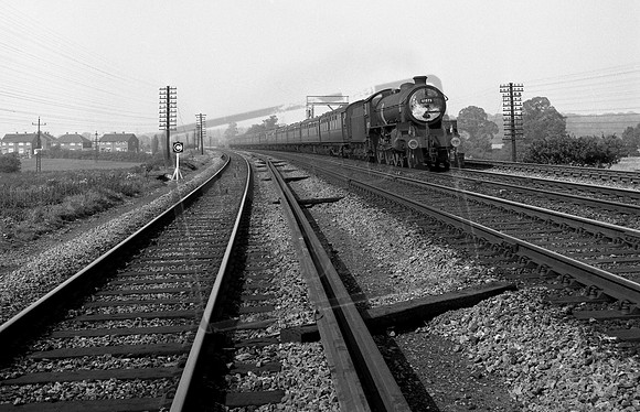 61073 1961c Welham Green