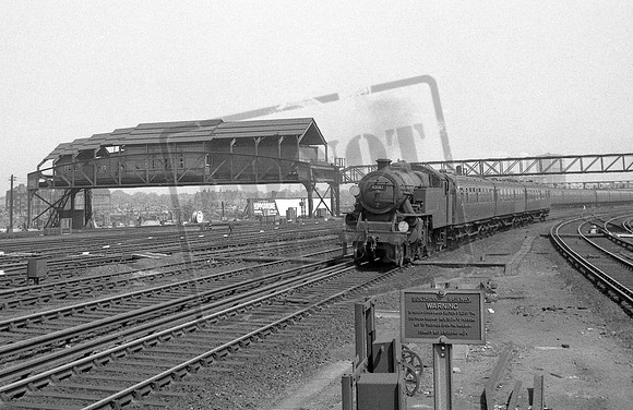 42087 1956-05-27 Clapham Junction