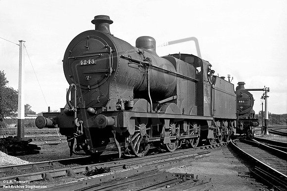 4243 1939-08-03 Bedford shed