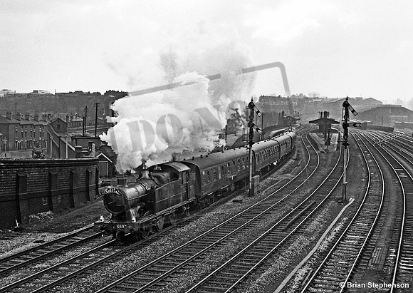 6697 1966-03-27 Hockley