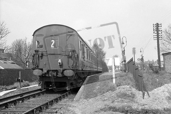 EMU 5716 1960s Merton Park