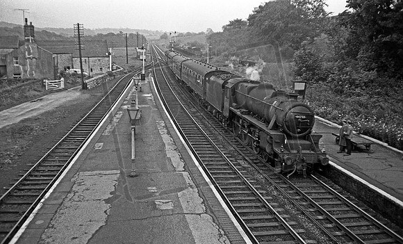 44733 1965-11 Wennington Junction station