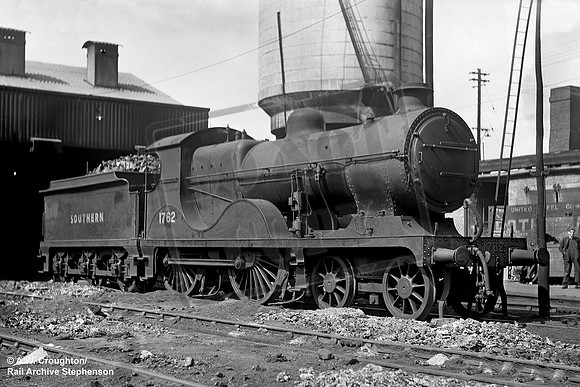 1762 1946 Bricklayers Arms shed