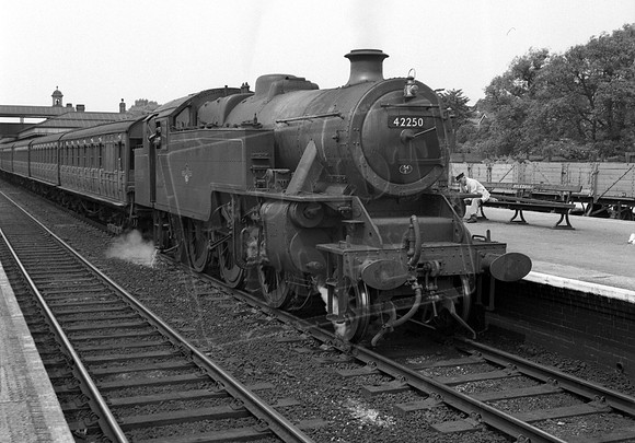 42250 1958-06-16 Aylesbury