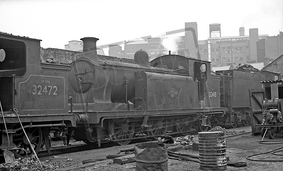 32418 1959-06-04 Bricklayers Arms
