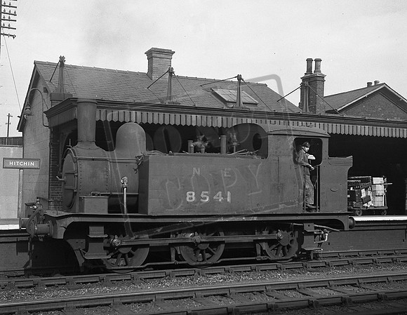 8541 1940s Hitchin