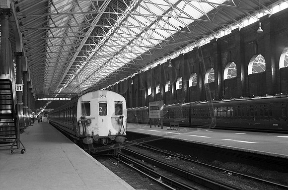 EMU 5018 1970s London Victoria