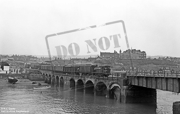 31128 1958-10-25 Folkestone Harbour