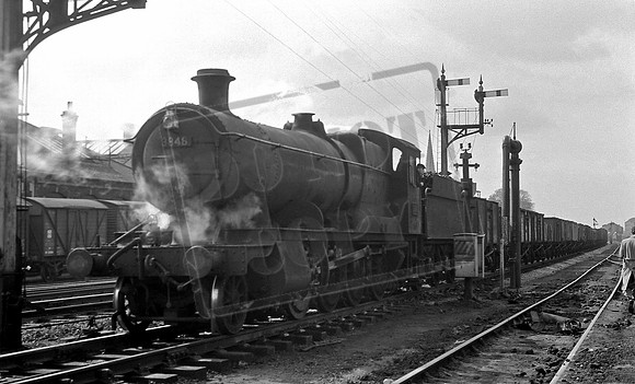 3848 1950s Swindon station