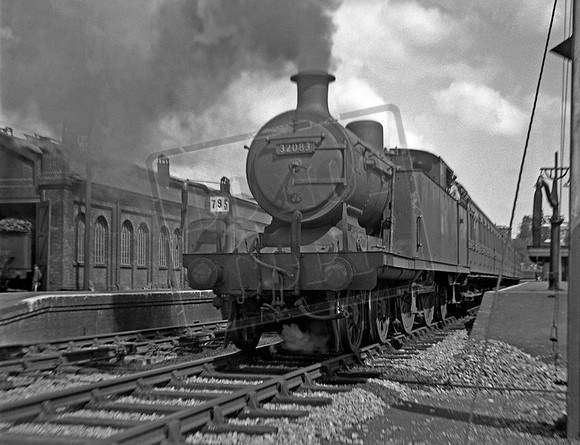 32083 1951-05 Tunbridge Wells West