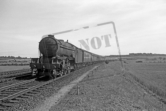 60893 1950s Grove Road Level Crossing