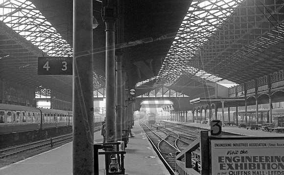 D9013 1967 Leeds Central