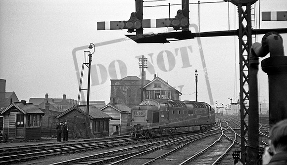 D9014 1967-05-06 Leeds Central