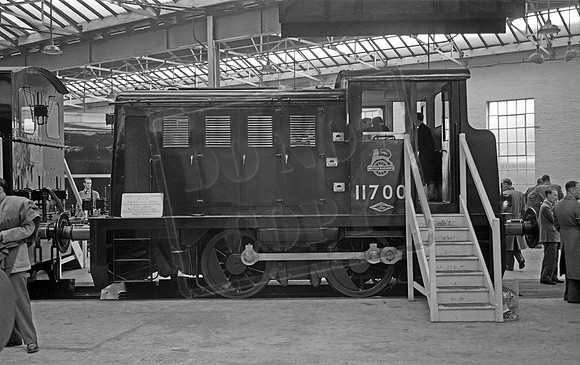 11700 1954-05-29 Willesden Exhibition