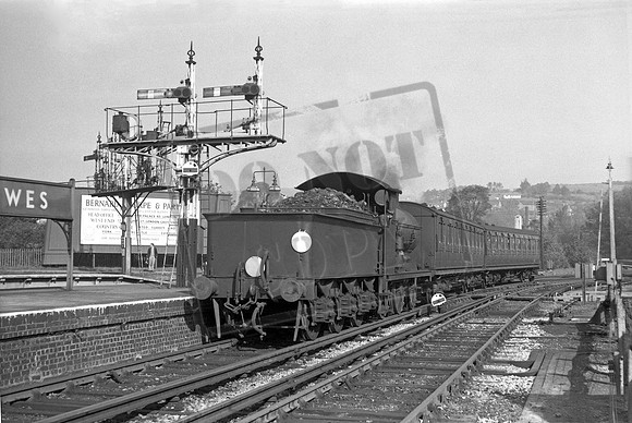 32536 1956-10 Lewes