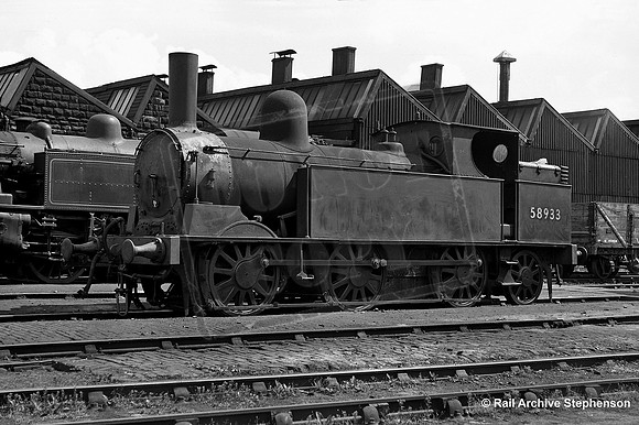 58933 1954-05 Abergavenny shed