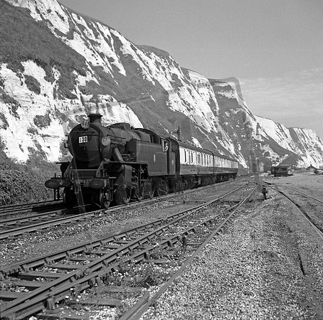 42079 1950s Folkestone Warren